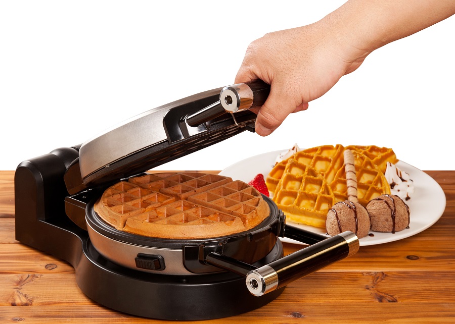 waffle maker with removable grids
